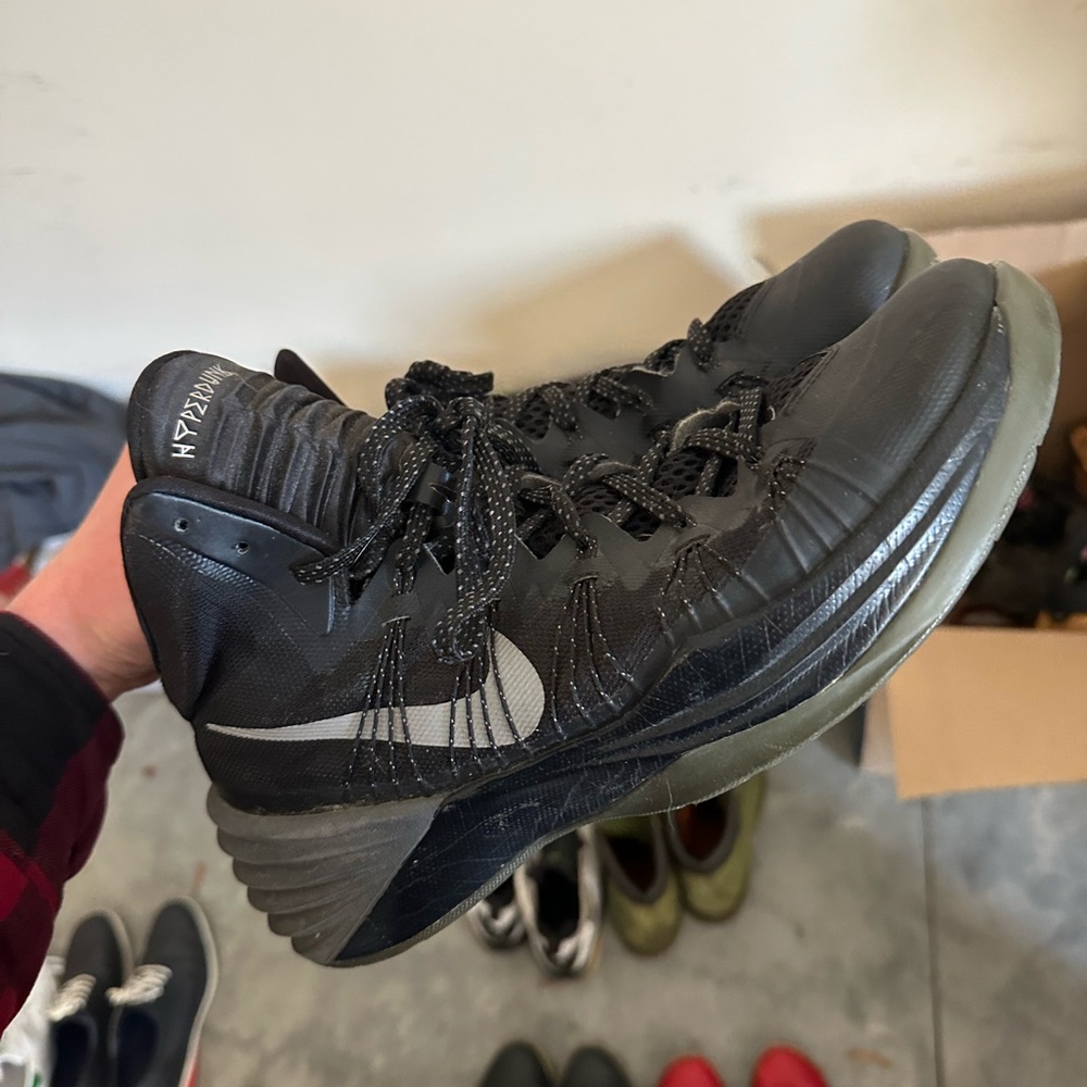 Men’s Nike hyperdunks black size 11.5